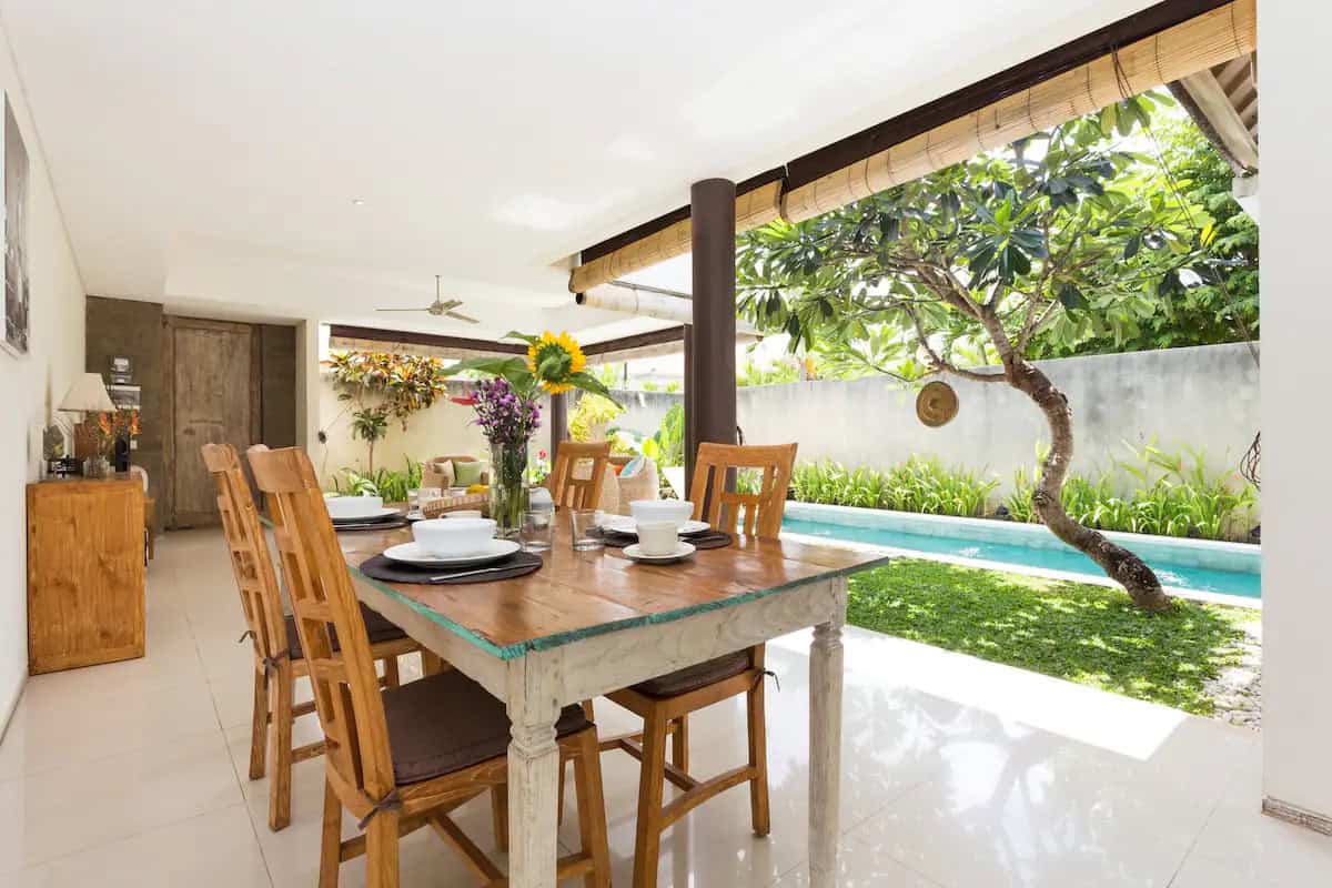 TROPICAL 2 BEDROOM VILLA FOR SALE LEASEHOLD IN UMALAS BE-1125 